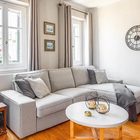 Mediterranean Vista Apartment